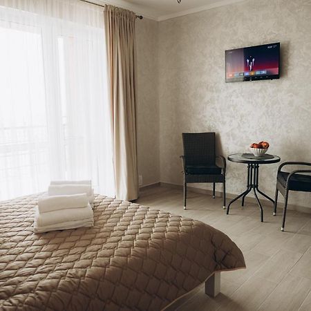 Три Слона Hotel Zatoka Ngoại thất bức ảnh