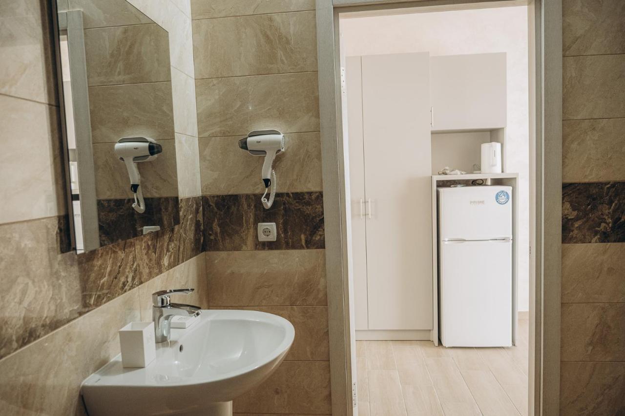 Три Слона Hotel Zatoka Ngoại thất bức ảnh