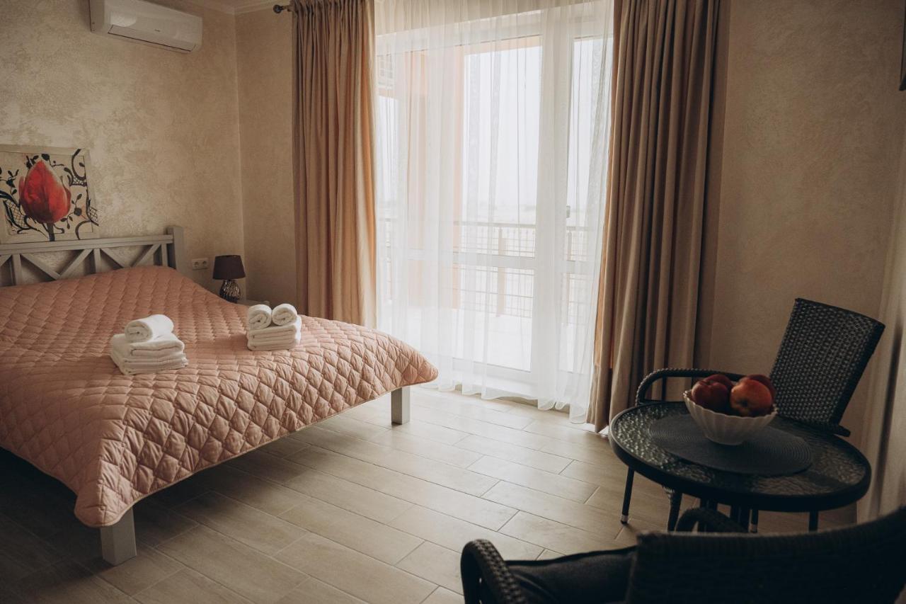 Три Слона Hotel Zatoka Ngoại thất bức ảnh
