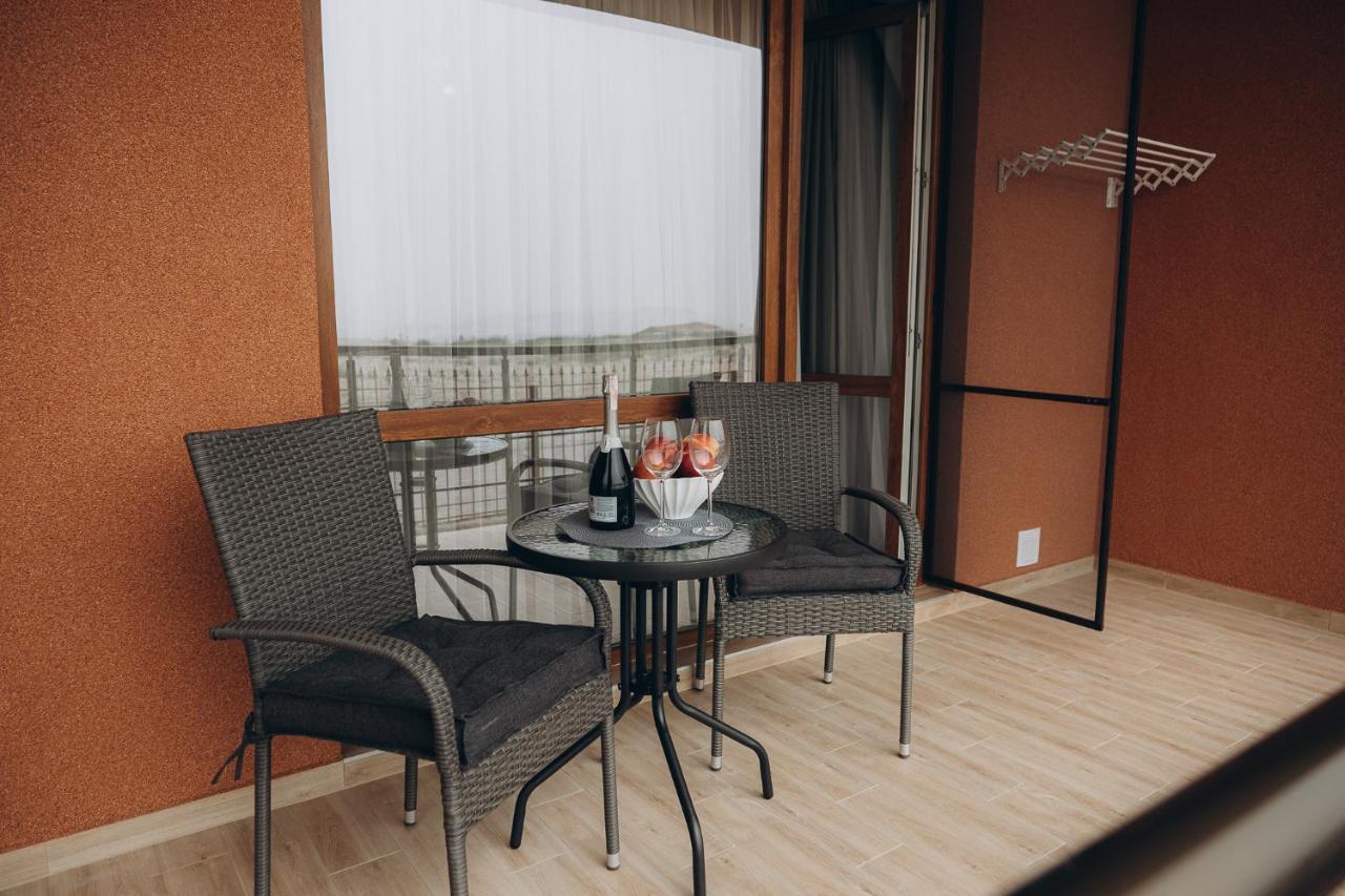 Три Слона Hotel Zatoka Ngoại thất bức ảnh