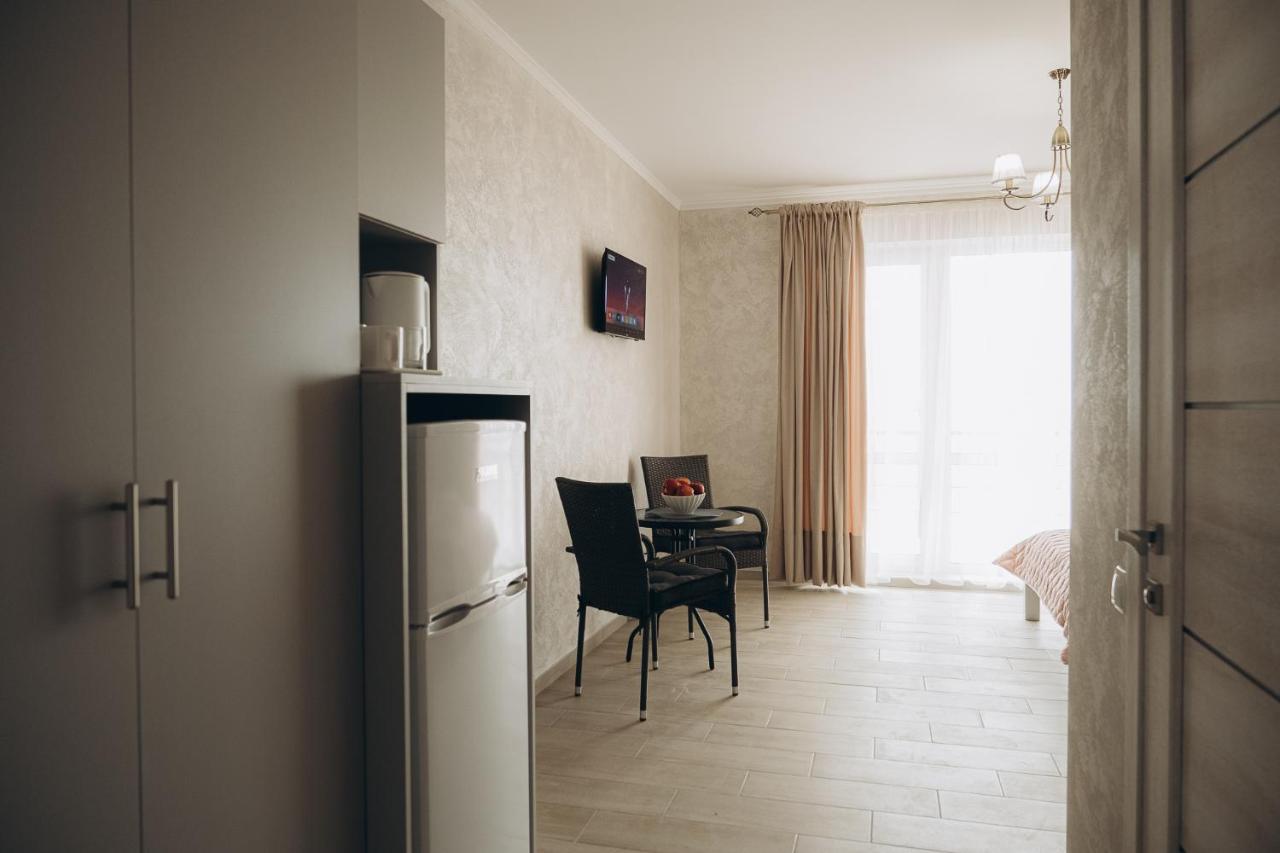 Три Слона Hotel Zatoka Ngoại thất bức ảnh