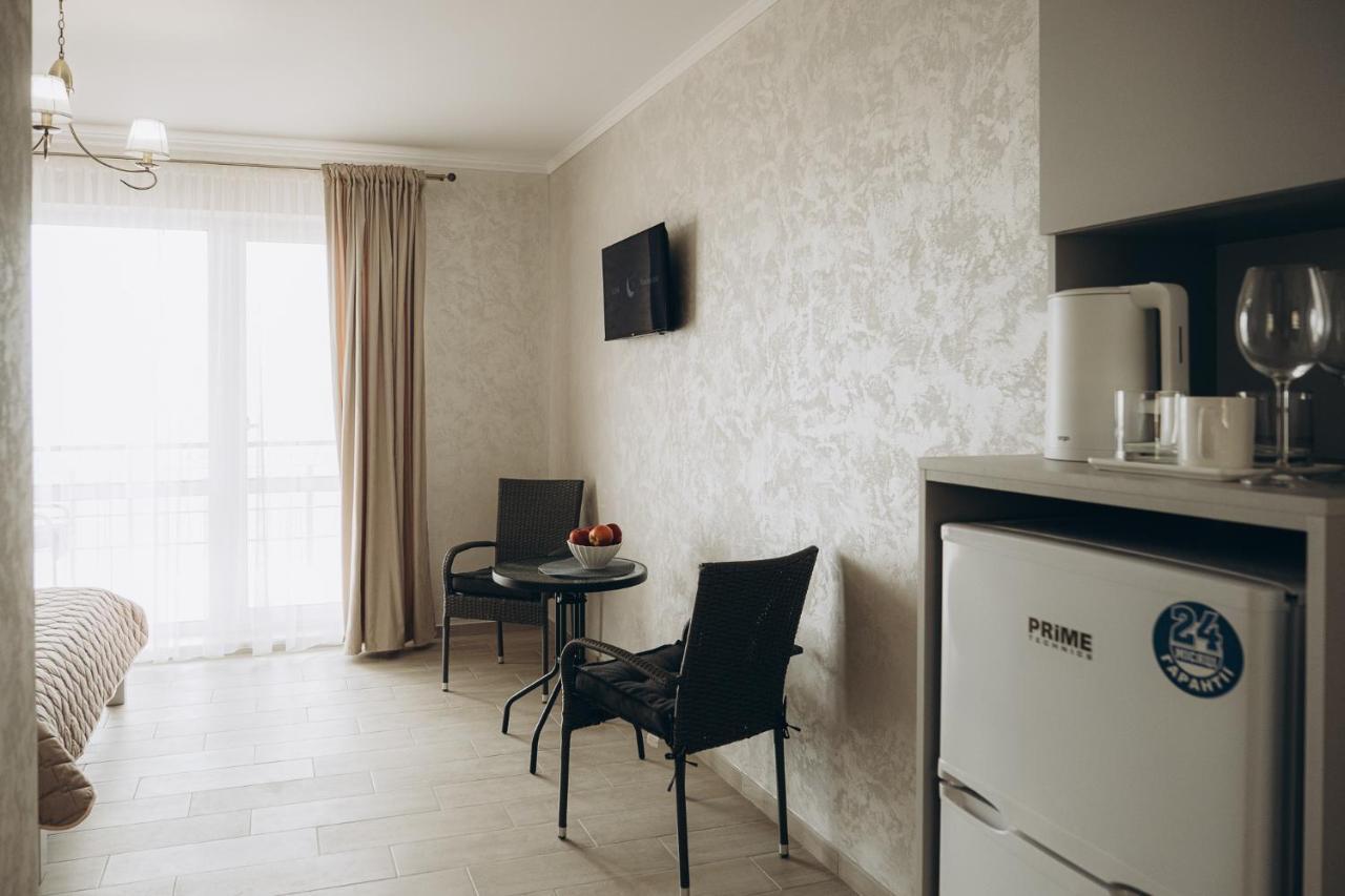 Три Слона Hotel Zatoka Ngoại thất bức ảnh