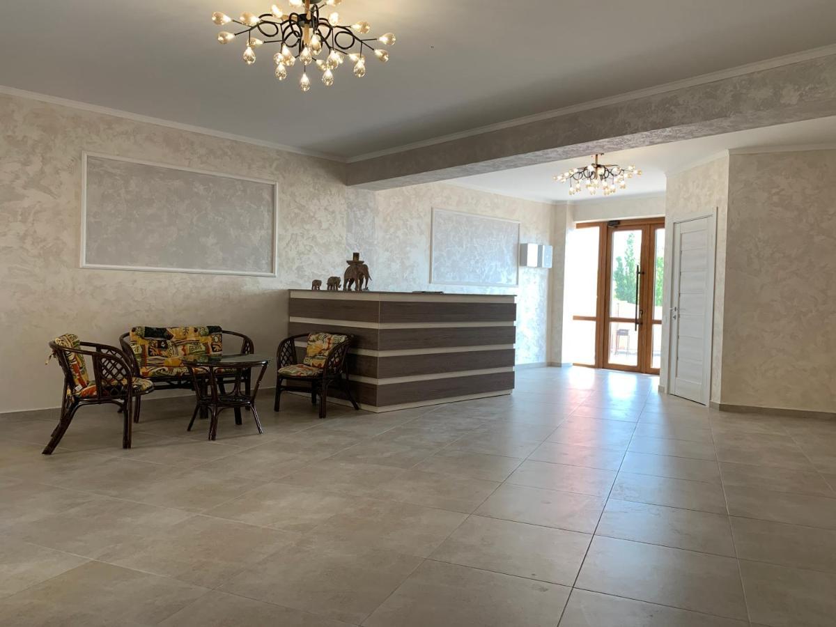 Три Слона Hotel Zatoka Ngoại thất bức ảnh
