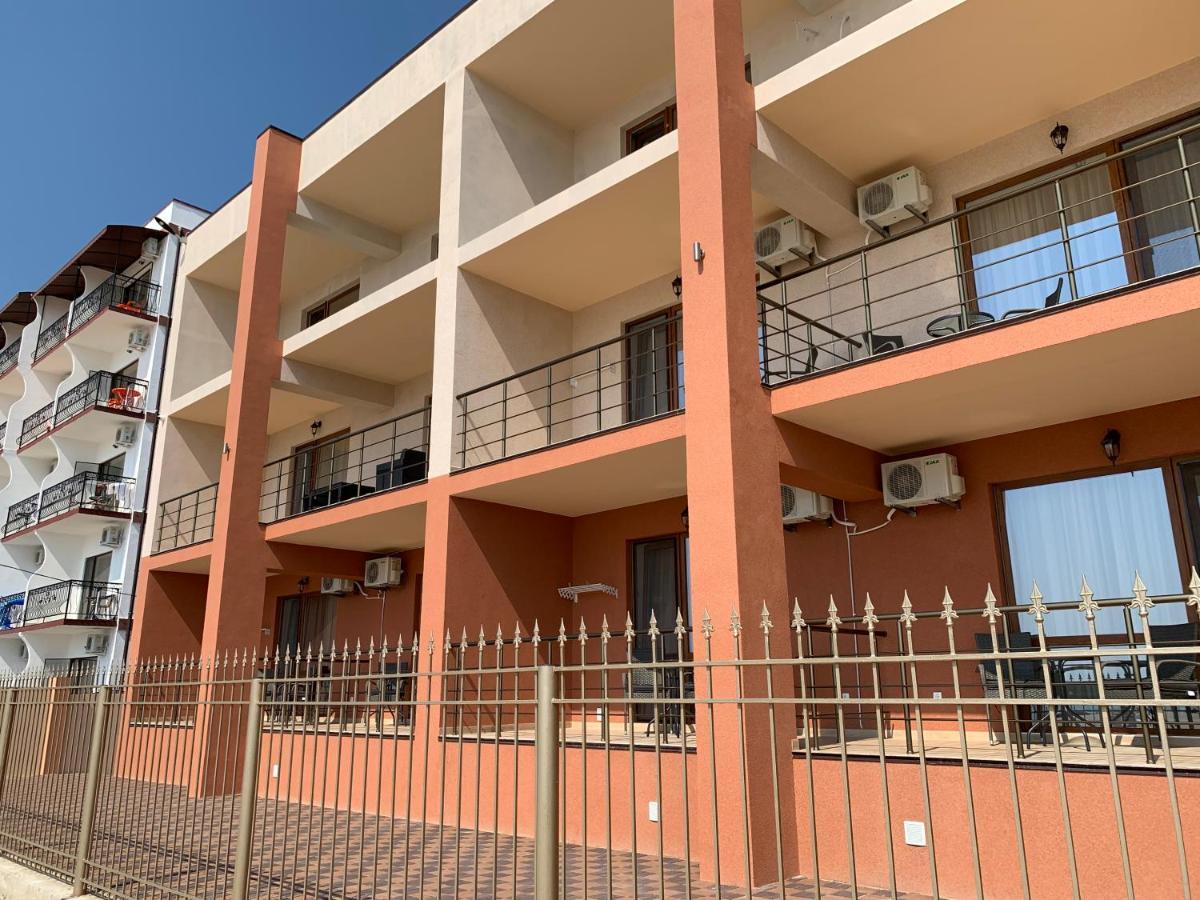 Три Слона Hotel Zatoka Ngoại thất bức ảnh