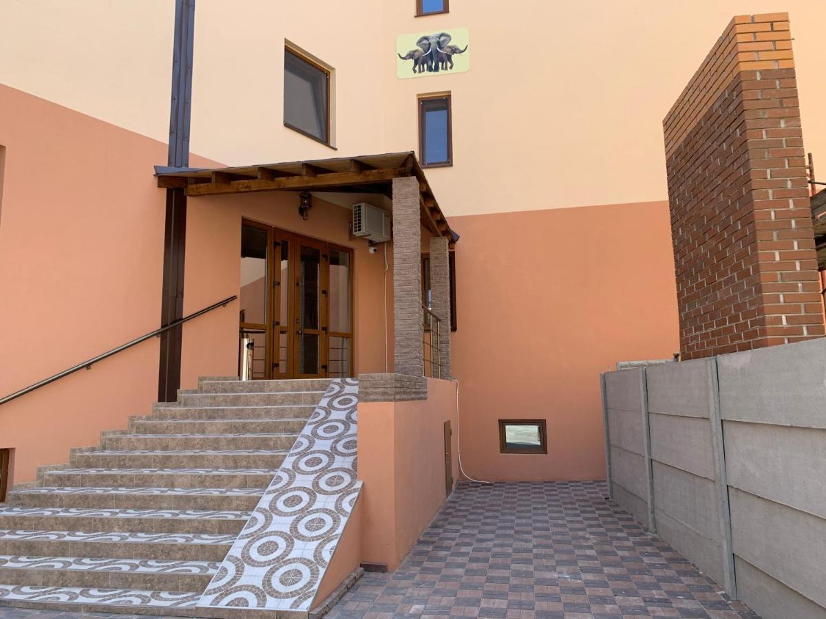 Три Слона Hotel Zatoka Ngoại thất bức ảnh